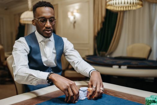 Climbing the Ranks: How Poker's Ladder System Reshapes Player Psychology